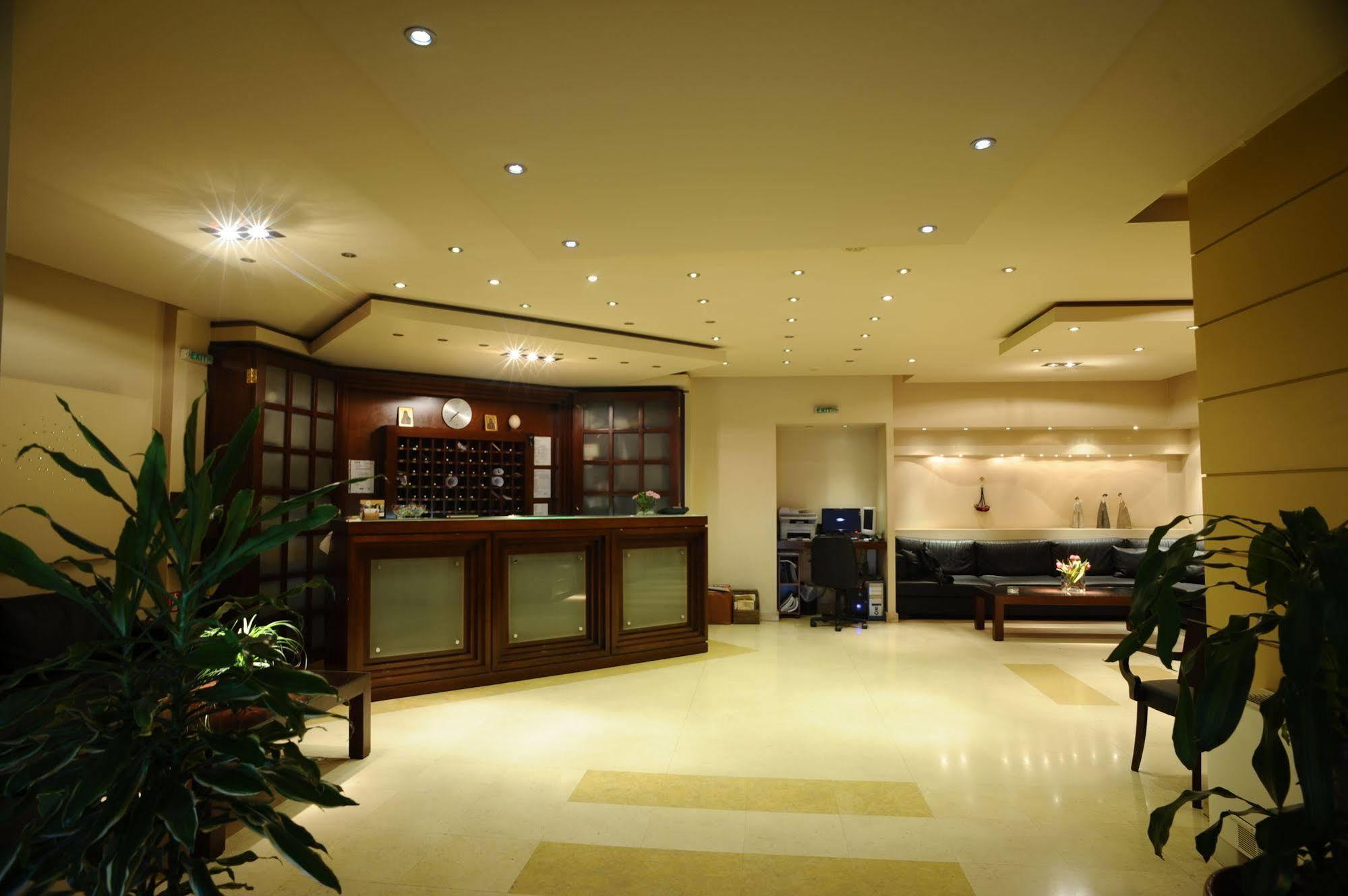 Dionisos Hotel Larissa Exterior photo
